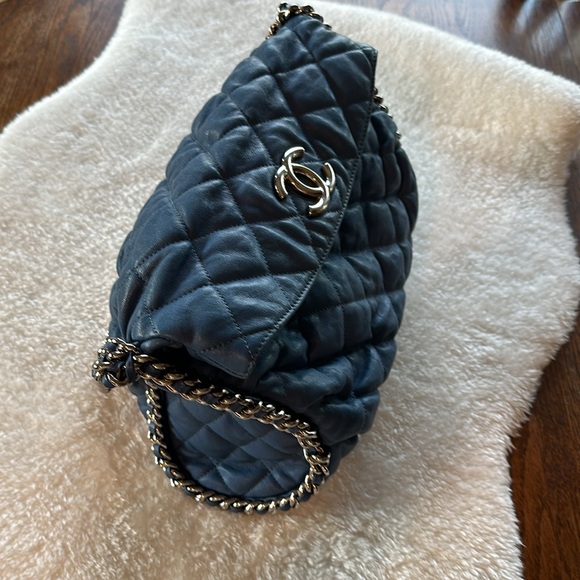 Chanel quilted hobo shoulder bag - Picture 13 of 14